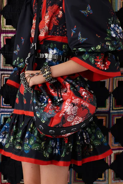 Look 25